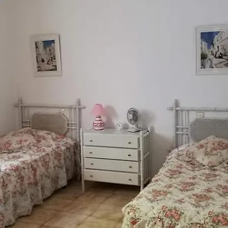 Apartment 3 Bedroom Spacious *
